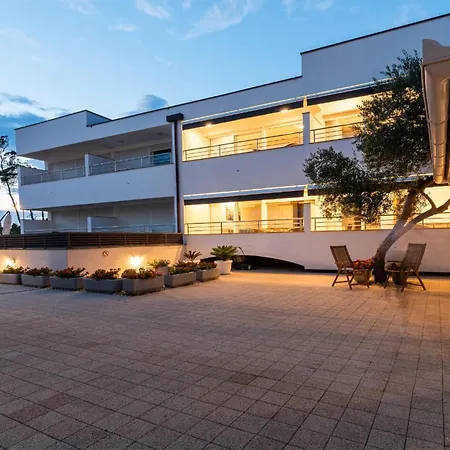 Appartamento Beautiful In With Wifi Privlaka (Zadar)